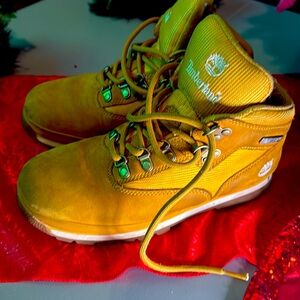 Boys size 4 Timberland boots